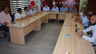 Türkiye - AB Karma İstişare Komitesi (KİK) Türkiye kanadını oluşturan sivil toplum kuruluşları (STK) ; Türk-İş, TESK, Memur-Sen, Hak-İş, TZOB, TİSK, Türkiye Kamu-Sen ve TOBB 15 Temmuz'un yıldönümünde 81 ilde eş zamanlı olarak ortak bir açıklama yaptı.​İlçemizde düzenlenen basın açıklamasına Borsamız ev sahipliği yaptı.